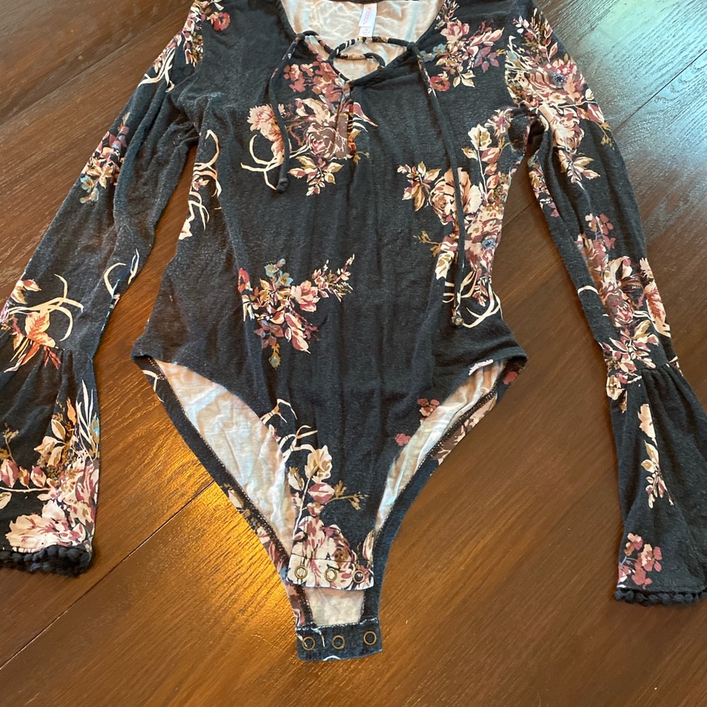 Grey flower bodysuit